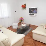 Апартаменти By The Sea Slatine, Ciovo - 6888